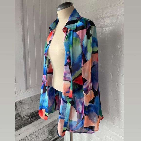 Michael Taylor floral print semi sheer blouse. - Picture 2 of 10